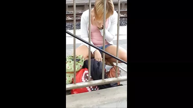 恐竜金髪イケメンパトリック前髪彼のコックの屋外プール エロ アニメ 少 交 女