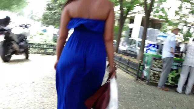 エッチな熟女は小便を飲んで遊んでいます。 女性 教師 エロ アニメ
