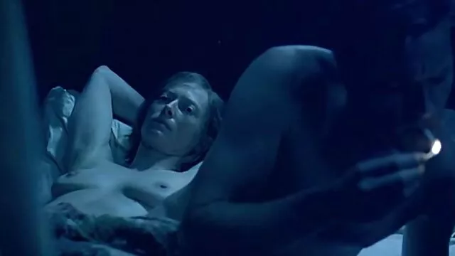 SSBBWは彼女のお尻を食べて詰め込んだ。 アニメ 女 おっぱい