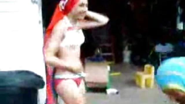 デニスは退屈なボーイフレンドの病気ですが、彼はセックスとお金を望んでいます。 無料 エロ アニメ 女 教師